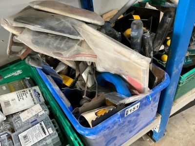 LOT BUNDLE TO INC. HAWK & TROWELS