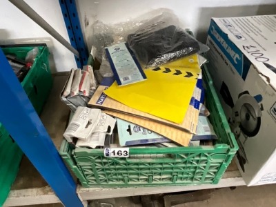 LOT BUNDLE TO INC. ASSORTED SANDPAPER