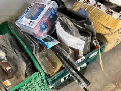 LOT BUNDLE TO INC. THREAD CHASERS, SPARK PLUG TORQUE SET, RATCHET & STRAPS