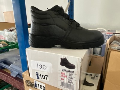 UNUSED SIZE 10 WORK BOOTS