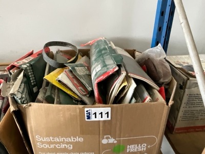 LOT BUNDLE OF ASSORTED SAND PAPER