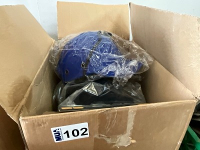 LOT BUNDLE TO INC. UNUSED WORK HATS