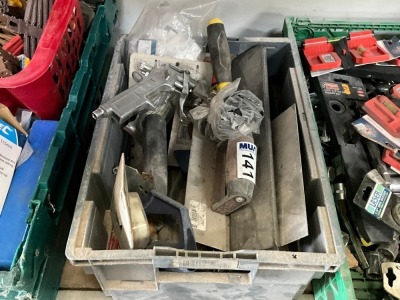 LOT BUNDLE TO INC. ASSORTED TROWELS
