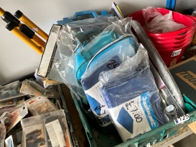 LOT BUNDLE TO INC. LIGHT TRIPOD, HANDSAW, COOL BAGS, LIGHT STICK, TARPAULIN