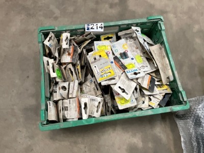 LOT BUNDLE TO INC. ASSORTED SCREWDRIVER BITS