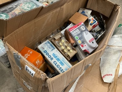 LOT BUNDLE TO INC. ASSORTED DOOR ACCESSORIES
