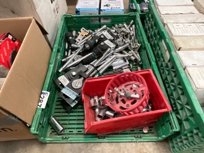LOT BUNDLE TO INC. SOCKET, RATCHETS, TORCHES