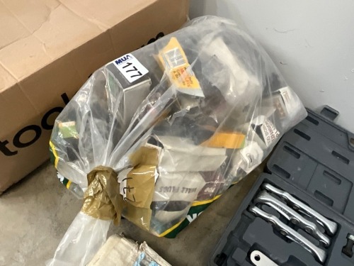 BAG TO INC. LARGE SELECTION OF WALL PLUGS