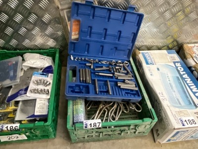 LOT BUNDLE TO INC. ROUTER SET, TORX SET, SOCKET SET