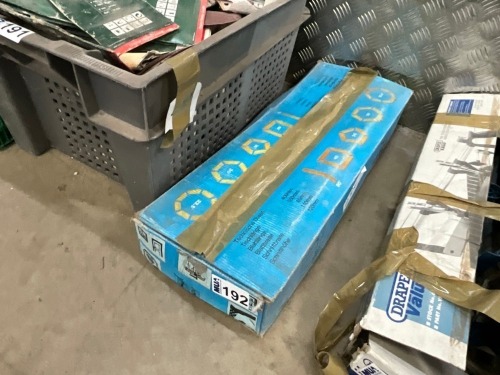 UNUSED 550mm MITRE BOX & SAW
