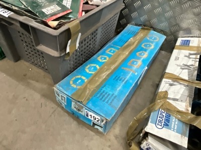 UNUSED 550mm MITRE BOX & SAW