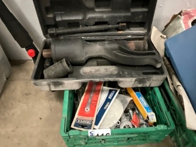 LOT BUNDLE TO INC. ASSORTED SPANNERS, NUT REMOVAL TOOL