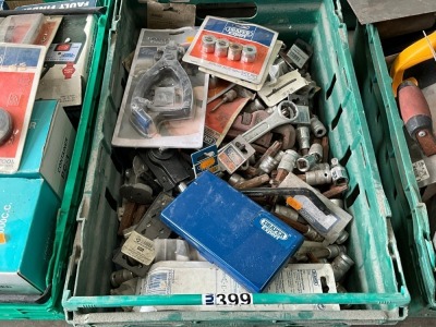 LOT BUNDLE TO INC. ASSORTED SOCKETS, SPANNER, TORX BITS