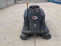 VIPER ROS1300 RIDE ON BATTERY OPERATED SWEEPER - 8