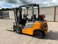 JUNGHEINRICH TFG425 2.5 TON GAS FORKLIFT - 3