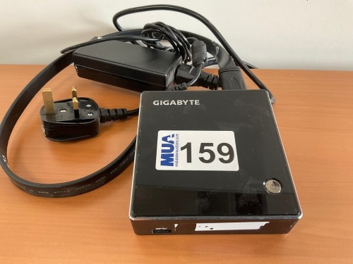 GIGABYTE GB-XM11-3337 MINI PC