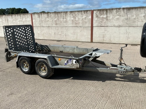 IFOR WILLIAMS APPROX. 9ft x 4.6ft 2600KGS TWIN AXLE BEAVERTAIL PLANT TRAILER