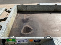 IFOR WILLIAMS APPROX. 9ft x 4.6ft 2600KGS TWIN AXLE BEAVERTAIL PLANT TRAILER - 9