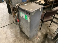 BT CBE/15T 1.5 TON BATTERY OPERATED FORKLIFT & CHARGER - 12