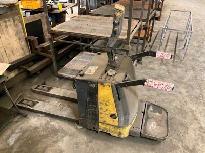 OTLET TPX200 BATTERY OPERATED 2000KGS PALLET TRUCK
