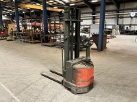 TOYOTA 7SM12 1200KGS BATTERY OPERATED HIGH LIFT PALLET TRUCK & CHARGER - 3