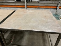 APPROX. 1500mm x 1500mm x 940mm METAL WORKBENCH - 4