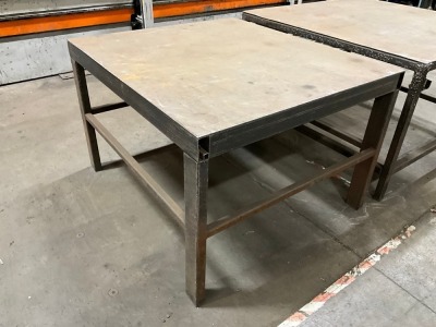 APPROX. 1260mm x 1430mm x 900mm METAL WORKBENCH