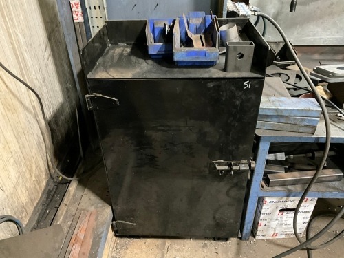 APPROX. 700mm x 400mm x 1200mm METAL STORAGE CABINET