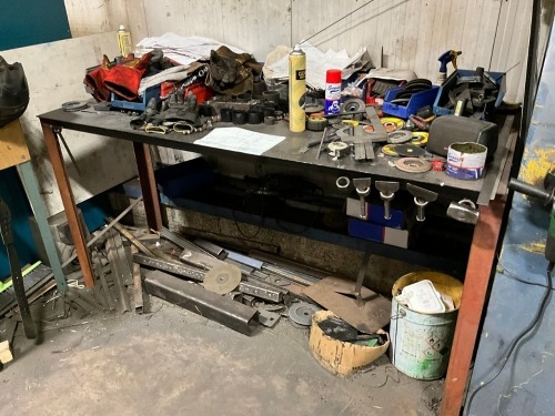 APPROX. 2000mm x 1000mm x 1000mm METAL WORKBENCH