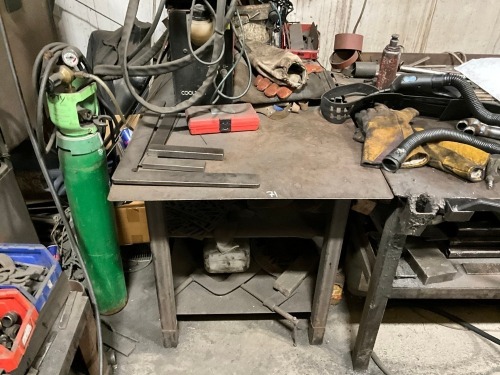 APPROX. 1220mm x 700mm x 800mm METAL WORKBENCH