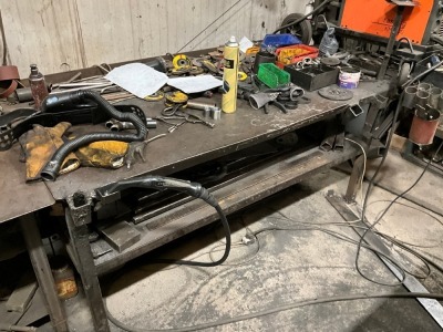 APPROX. 1800mm x 920mm x 800mm METAL WORKBENCH