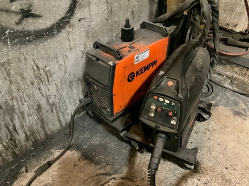 KEMPPI M420 FAST MIG 3 PHASE MIG WELDER & POWER FEED