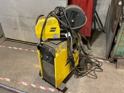 ESAB FABRICATOR EM401i 3 PHASE MIG WELDER & POWER FEED