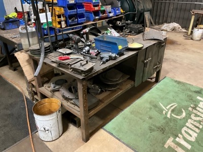 APPROX. 1840mm x 940mm x 1550mm METAL WORKBENCH