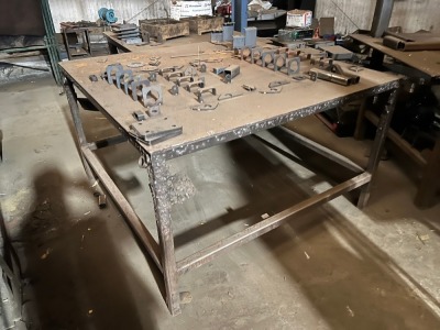 APPROX. 1500mm x 1500mm x 930mm METAL WORKBENCH