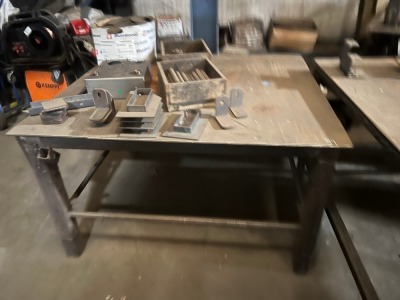 APPROX. 1450mm x 1270mm x 850mm METAL WORKBENCH