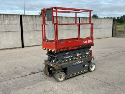 SKYJACK SJIII 3219 19ft BATTERY OPERATED SCISSOR LIFT