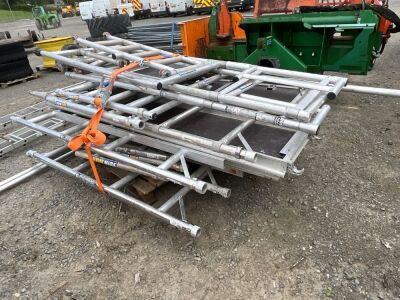 LOT TO INC. ASSORTED ALUMINIUM SCAFFOLDING TOWER