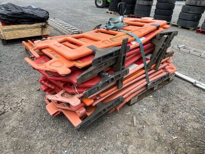 LOT TO INC.  APPROX. 15No PLASTIC ROAD WORK BARRIERS