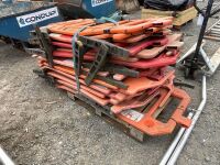 LOT TO INC.  APPROX. 15No PLASTIC ROAD WORK BARRIERS - 3