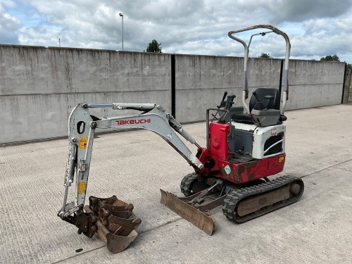 TAKEUCHI TB210R 1 TON MICRO DIGGER