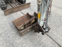 TAKEUCHI TB210R 1 TON MICRO DIGGER - 9