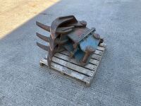 7 TYNE GRAPPLE TO SUIT 13 TON MACHINE - 5