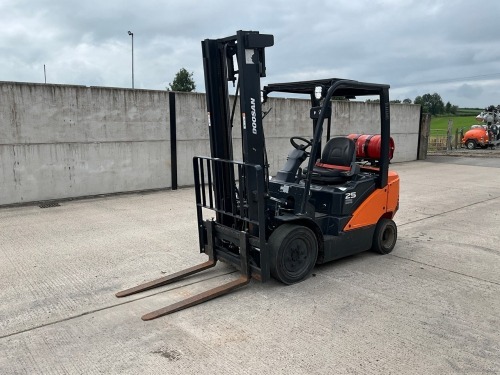 DOOSAN G25P 2.5 TON GAS FORKLIFT