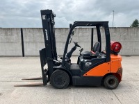 DOOSAN G25P 2.5 TON GAS FORKLIFT - 2