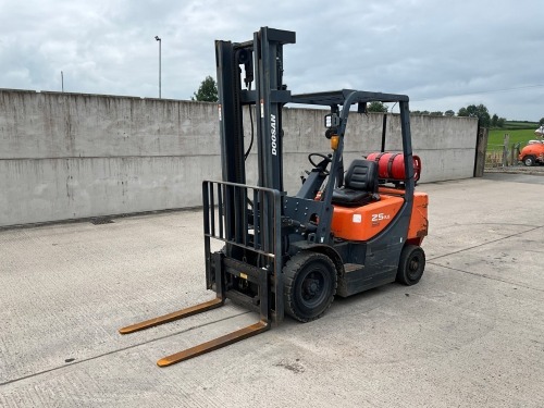 DOOSAN G25GP 2.5 TON GAS FORKLIFT