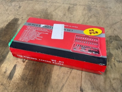 UNUSED 46PC 1/4 SOCKET SET 