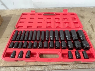UNUSED 35 PIECE 1/2" DEEP SOCKET SET 8-32mm