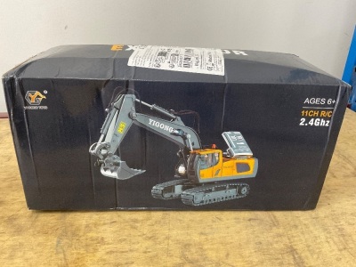 UNUSED TOY EXCAVATOR 