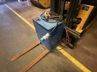 CATERPILLAR EP16NT BATTERY OPERATED FORKLIFT - 13
